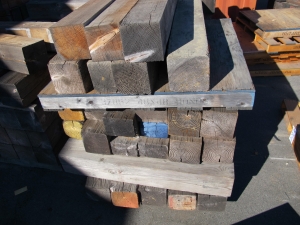(4 PALLETS) DUNNAGE/CRIBBING 4'L X 8" HE X 8"W. LOADING & HANDLING FEE $15-4601